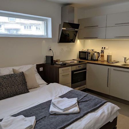 Ap10 - Apartments 4U Brezinova "Overnight Simply" Hradec Kralove Exterior photo
