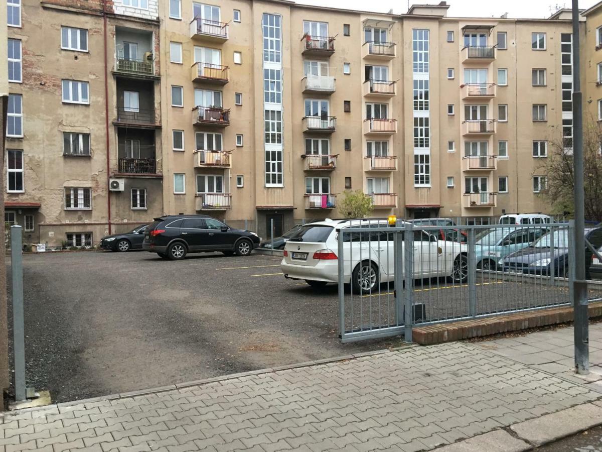 Ap10 - Apartments 4U Brezinova "Overnight Simply" Hradec Kralove Exterior photo